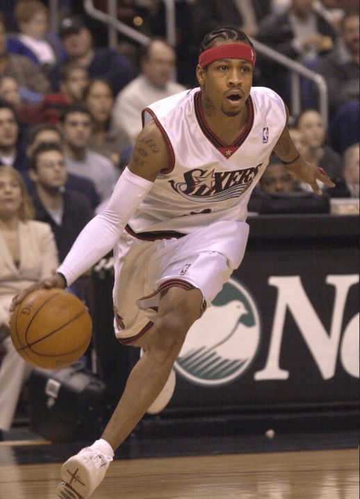 曼联教练席对西汉姆的愤怒反应意味深长（曼联教练组对西汉姆怒怼一幕，耐人寻味）