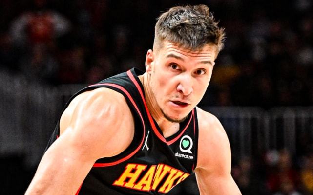 马卡：许多球探想在青年欧冠上考察霍安，但他却没参加比赛（马卡：多名球探欲在青年欧冠考察霍安，结果他未出场）