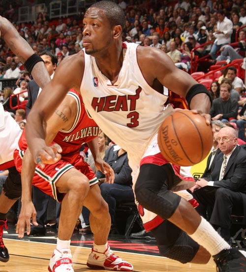 记者：巴萨有人反对买断拉什福德，因他逼抢力度不够&年薪高（记者：巴萨内部有人反对引进拉什福德，理由是逼抢力度不足且年薪过高）