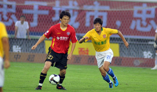 王楚钦拼尽全力，网友：实力差距太大（王楚钦竭尽所能，网友直言：实力悬殊过大）