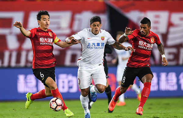 带大力神杯亮相，斯卡洛尼：上届决赛令人难忘，我们会再努力（手捧大力神杯亮相，斯卡洛尼：上届决赛难忘，我们会继续努力）