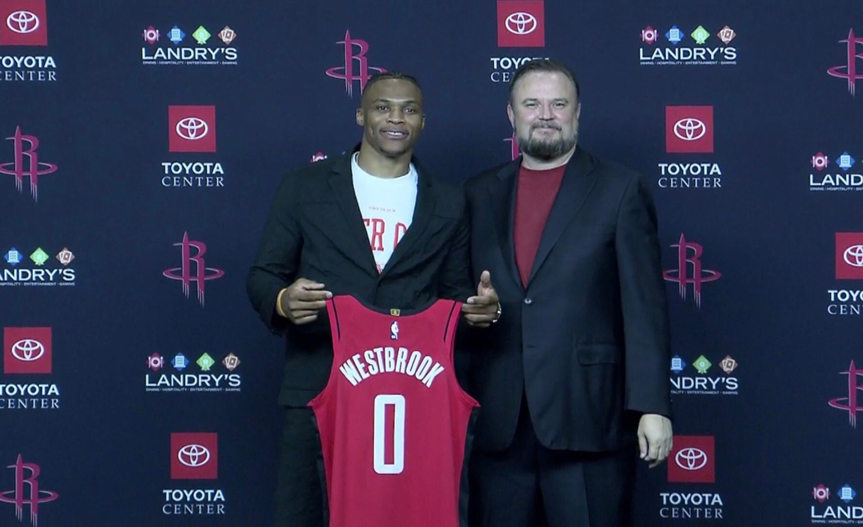 芬奇：为何要我谈判罚？爱德华兹被罚下，你们问他就行了（芬奇：别问我判罚，爱德华兹被逐你们去问他）