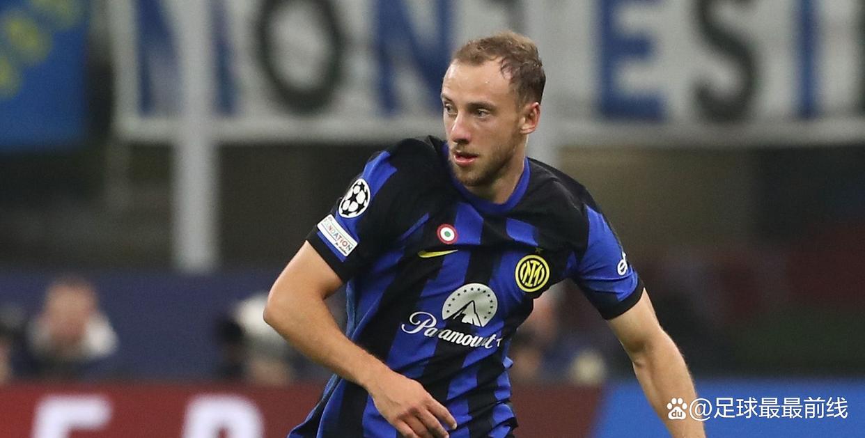 特尔施特根赛季首秀数据：贡献3次扑救，传球成功率100%（特尔施特根迎来赛季首秀：3次扑救，传球100%成功）