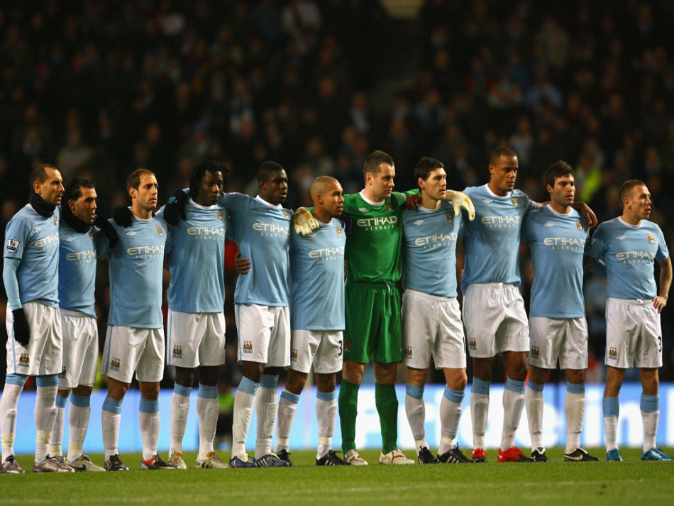 阿斯：多库在伯纳乌无法阻挡，皇马唯一的办法就是对其犯规（阿斯：伯纳乌拿多库没办法，皇马唯有犯规）