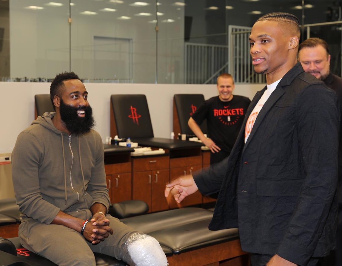 弗拉格赛季前15场场均15.5分&4胜11负 后15场场均22.8分&8胜7负（弗拉格状态回暖：前15场15.5分、4胜11负；后15场22.8分、8胜7负）