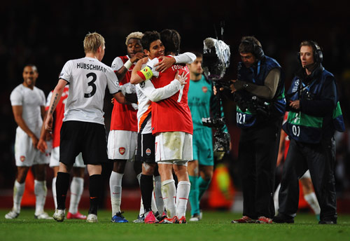 武磊受邀出席上海徐汇区足球超级联赛开幕式，并宣布比赛开幕（武磊出席上海徐汇区足球超级联赛开幕式并宣布开赛）