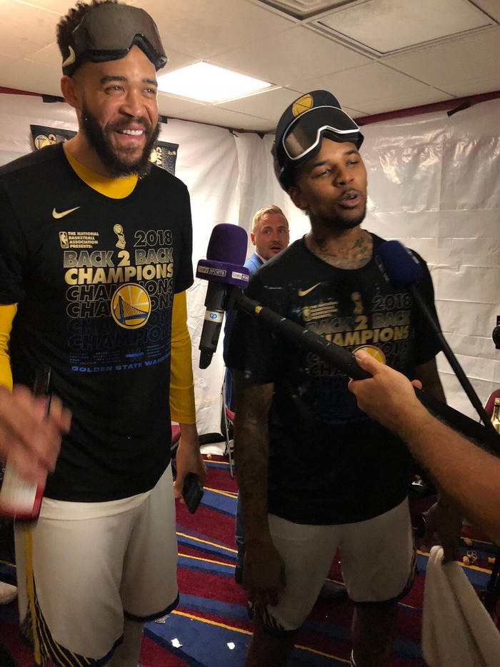 37岁的威少又背锅？1数据联盟第一也不行 2短板让国王头疼（37岁威少再成背锅侠？一项联盟第一仍无济于事，双短板令国王头疼）