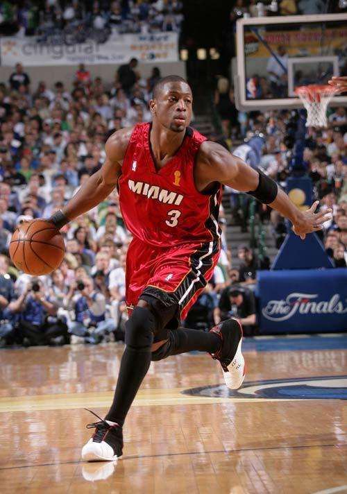 欧冠淘汰赛前瞻：拜仁客战曼城,（欧冠淘汰赛前瞻：拜仁做客挑战曼城）