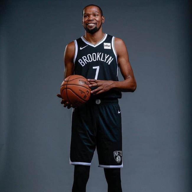 马尔基西奥退役六年仍保持高强度训练，体能状态十分出色（退役六年仍自律苦练，马尔基西奥体能依然顶尖）