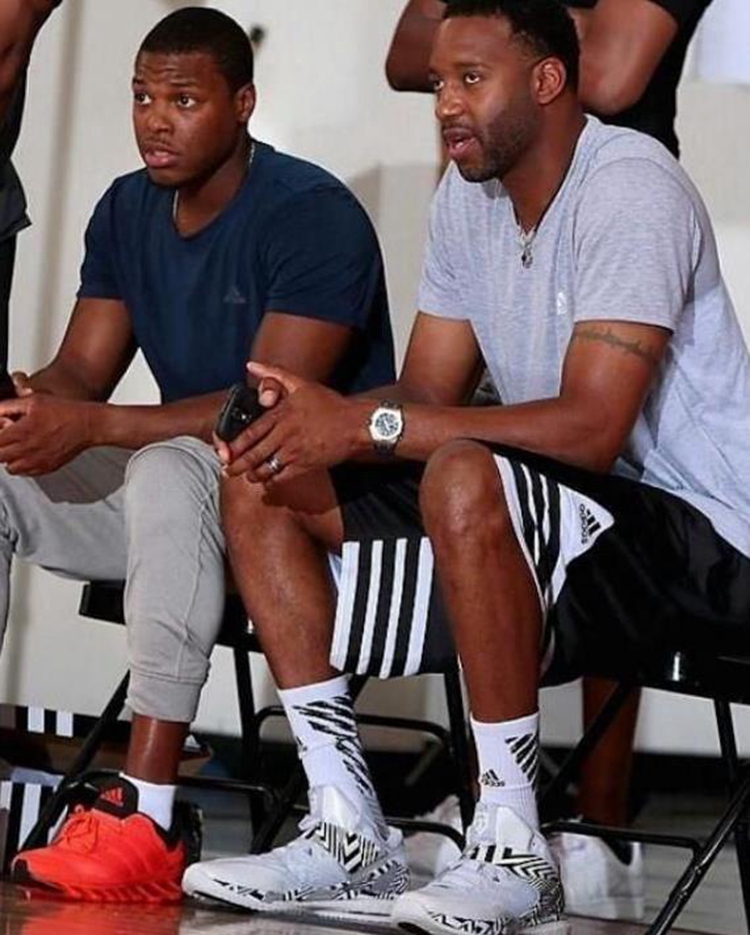 廖均健：梅州老板的苦苦支撑我们看在眼里，作为队长想说抱歉（廖均健致歉：身为队长，看到梅州老板的艰难支撑，心中愧疚）