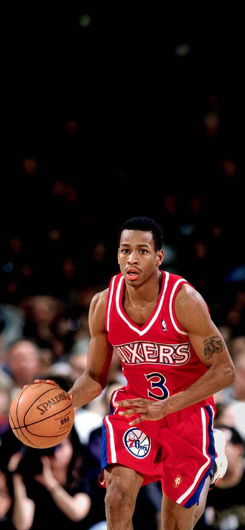 郭昊文赛场神表现，三分球绝杀四川队（郭昊文惊艳发挥，压哨三分绝杀四川队）