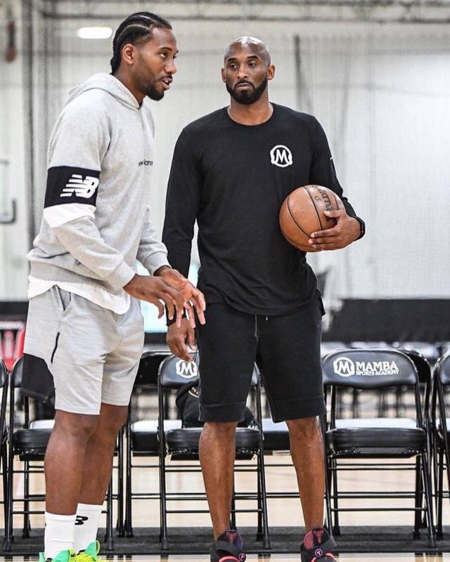 喀麦隆非洲杯大名单：姆伯莫领衔，巴索戈在列，奥纳纳无缘（喀麦隆非洲杯阵容出炉：姆伯莫领衔，巴索戈入选，奥纳纳落选）