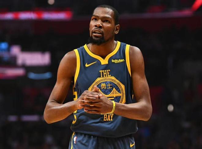 手感不佳！迪亚洛17中7中得到17分7篮板5失误3犯规（命中率不佳！迪亚洛17投7中得17分7篮板，5失误3犯规）