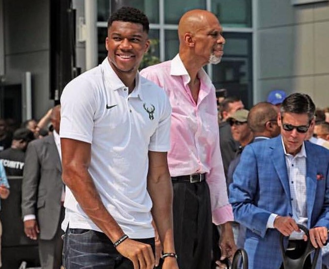 都体：阿切尔比、德弗赖和达米安将在赛季末合同到期后离队（都体：阿切尔比、德弗赖、达米安合同季末到期，届时将离队）