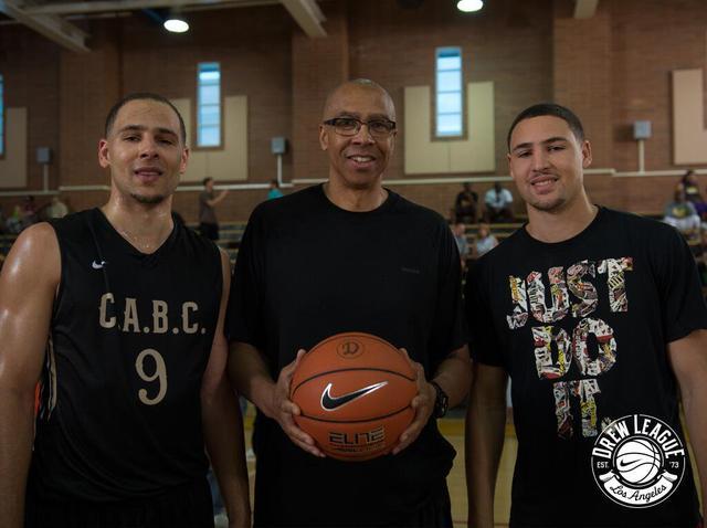 河北曲阳：乒乓跃动青春 赛事汇聚热情（河北曲阳：乒乓点燃青春 赛事凝聚激情）