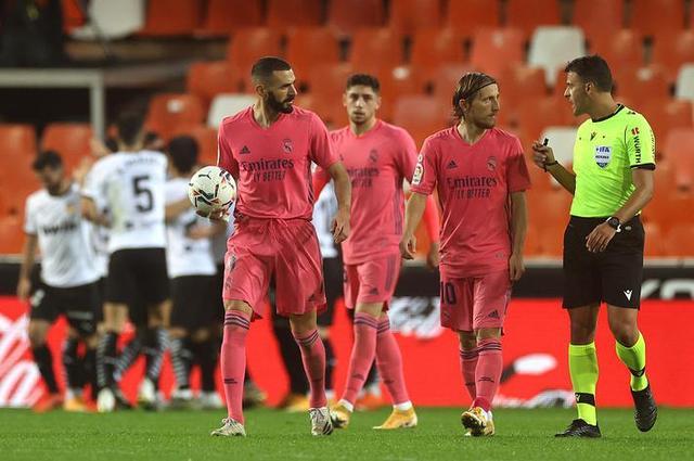 62+15+8！回来了！回来了！1亿啊！76人等了2年，终于等到了（62+15+8统治级回归！1亿值回票价，76人两年等待终于兑现）