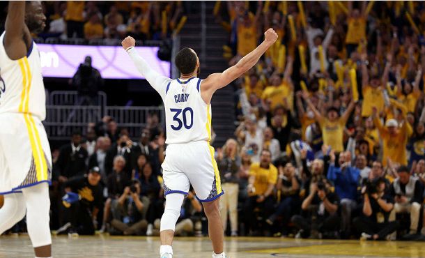 库蒂尼奥为小儿子庆祝生日，一家人身穿他效力过球队的球衣（库蒂尼奥为幼子庆生，全家齐穿其昔日球队球衣）